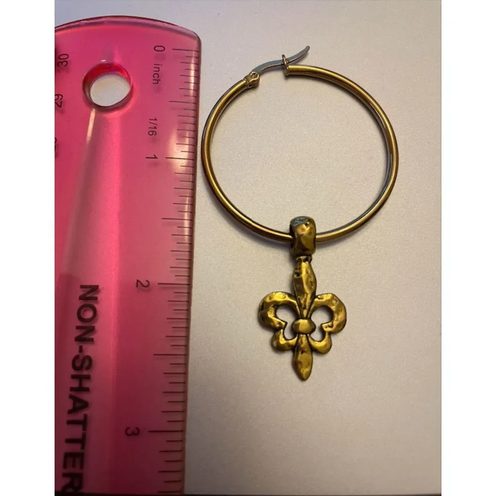 Gold Hoop Earrings with Fleur de Lis Hammered Gold Charms - Picture 3 of 4